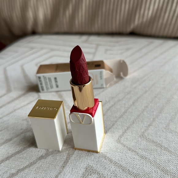 ROSSO VALENTINO EXCLUSIVE PARTY EDITION LIPSTICK undressed velvet matte 111A - Picture 3 of 16